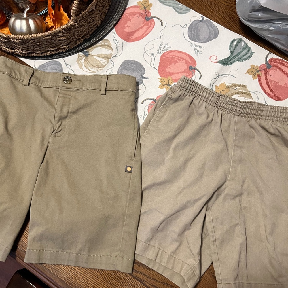 Dennis shorts. Boys size 10
Y size  12 $10 each